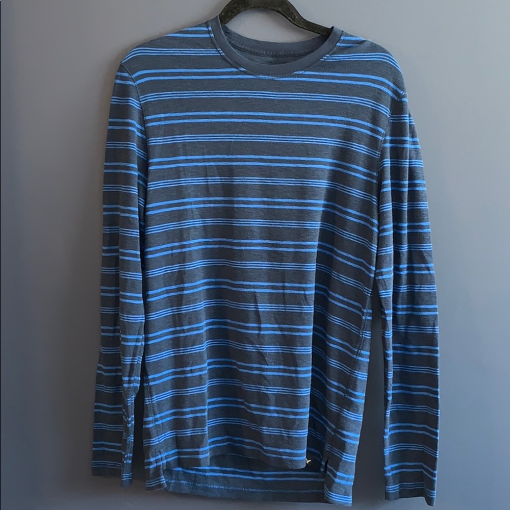 American Eagle Outfitters long sleeve t-shirt